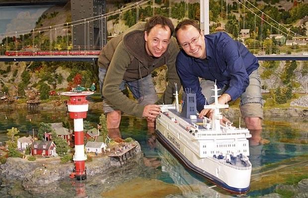 what is the largest model train scale